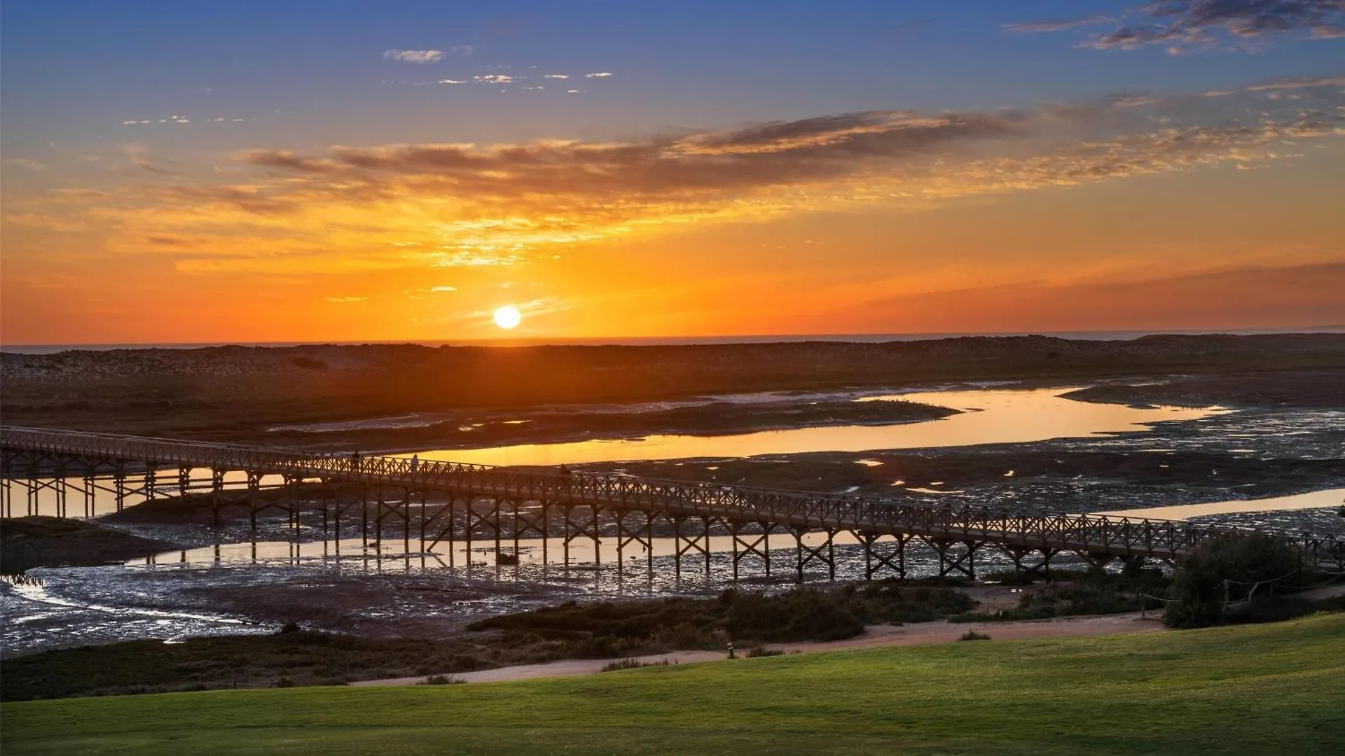 Wyndham Grand Algarve Hotel Quinta do Lago 5*,